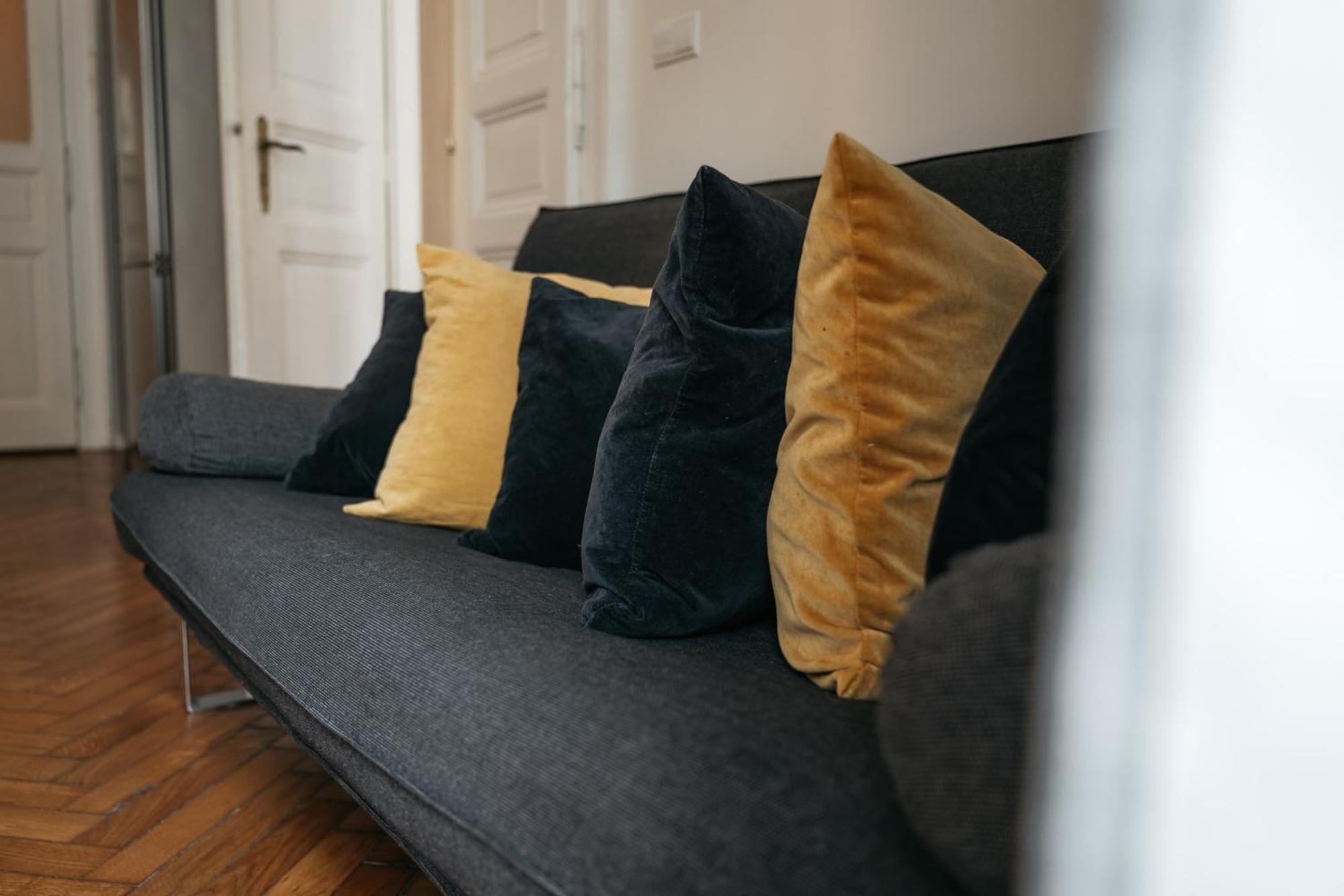 Comfortable And Cosy Apt A Few Steps From Dancing House And Naplavka Dance Prag Eksteriør billede