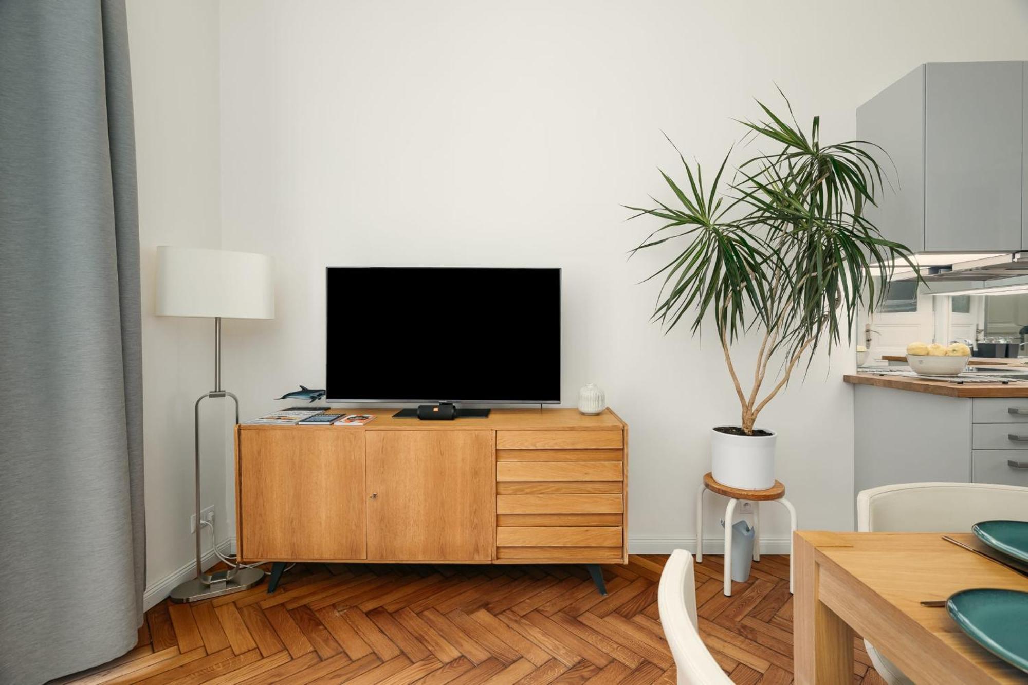 Comfortable And Cosy Apt A Few Steps From Dancing House And Naplavka Dance Prag Eksteriør billede